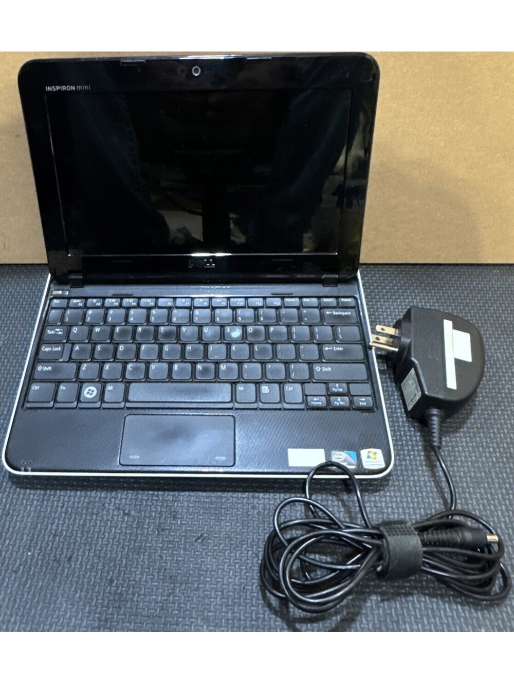 Dell Inspiron Mini 1012 10.1" Netbook - Atom N450 / 2GB Ram / 250GB HDD / Win7